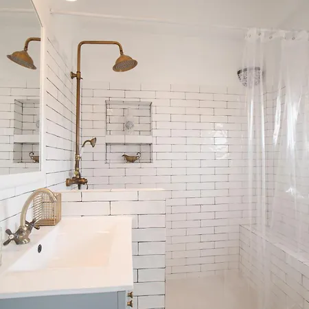 Hidden Gem 1 In Center *